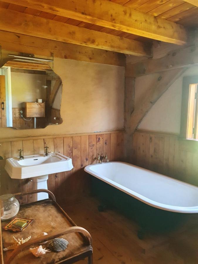 Streamside Country Manor Bed & Breakfast Walton ภายนอก รูปภาพ