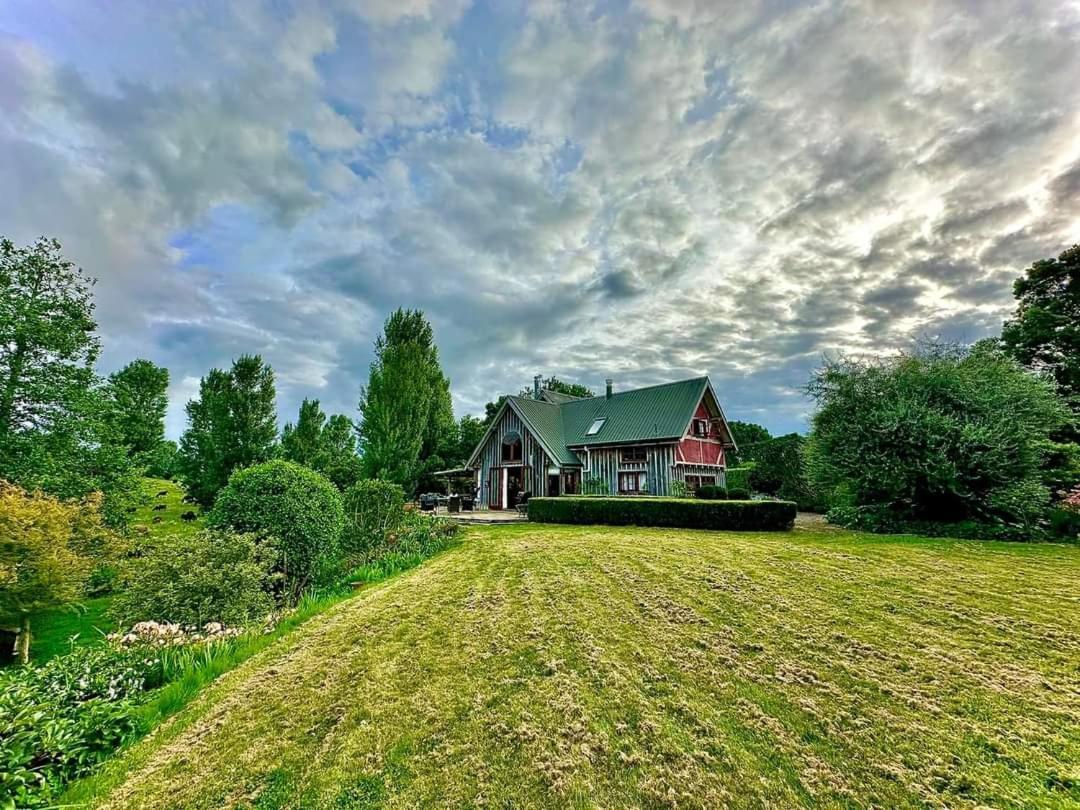 Streamside Country Manor Bed & Breakfast Walton ภายนอก รูปภาพ