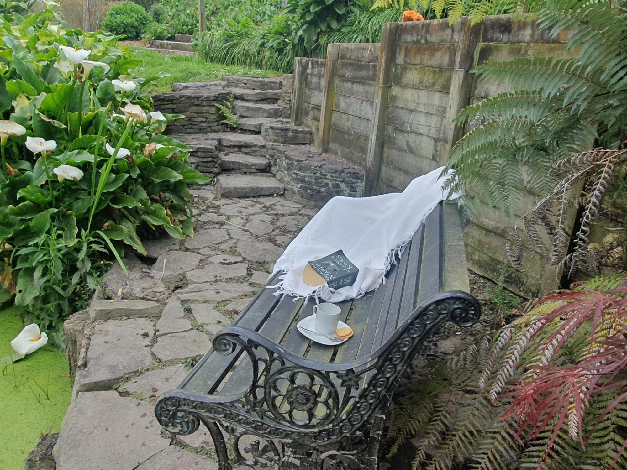Streamside Country Manor Bed & Breakfast Walton ภายนอก รูปภาพ
